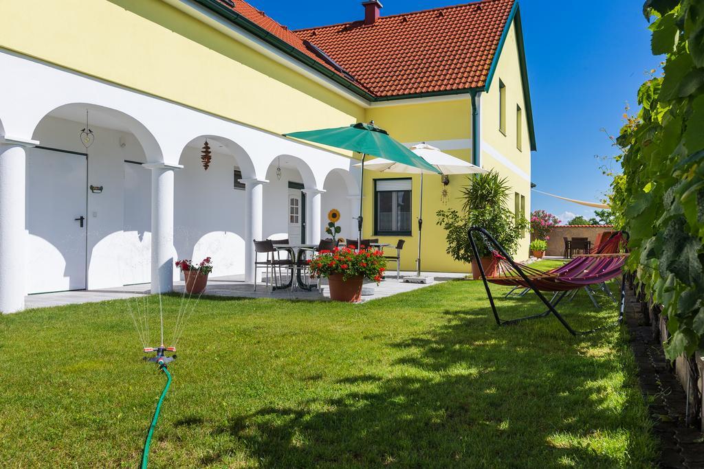 Appartementhaus Freiler Moerbisch Am See Exterior photo